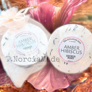 Amber Hibiscus Shower Bomb